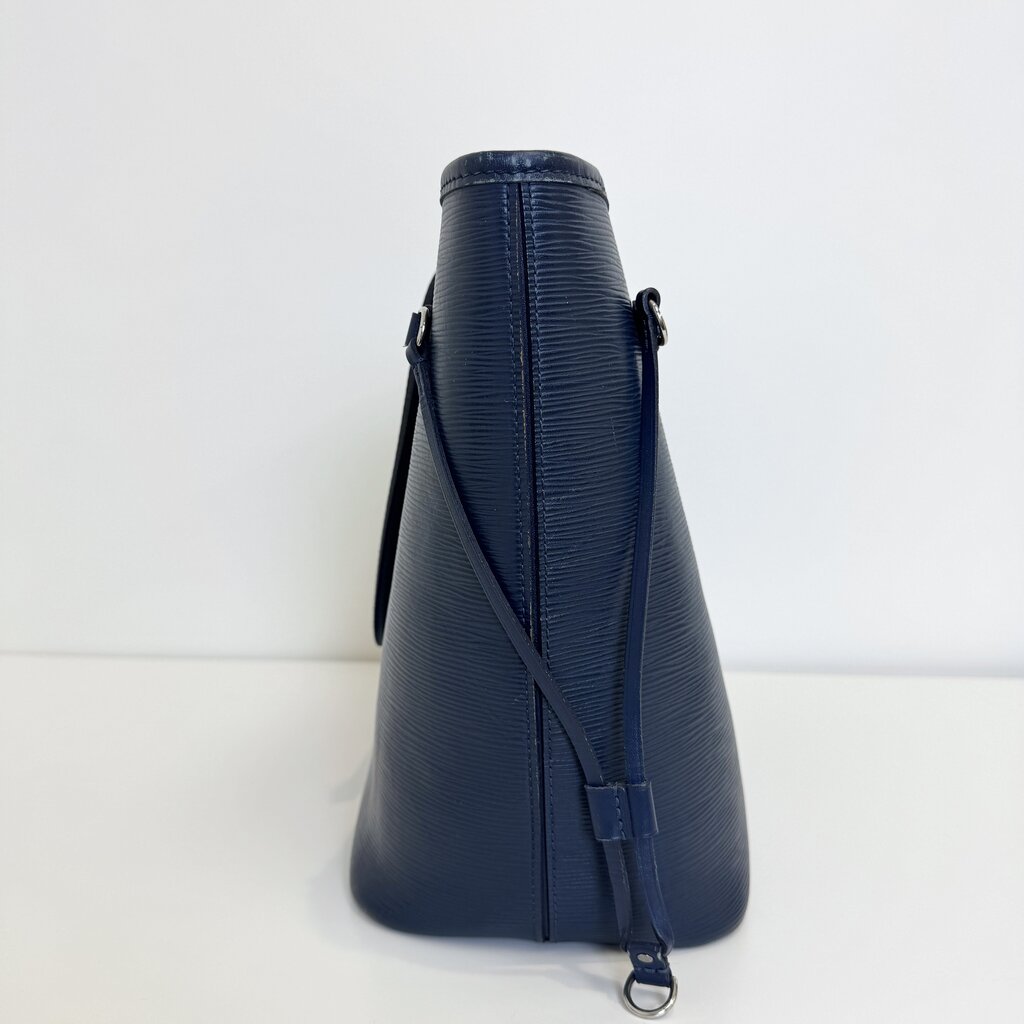 LOUIS VUITTON Navy Epi Neverfull – The Closet New York