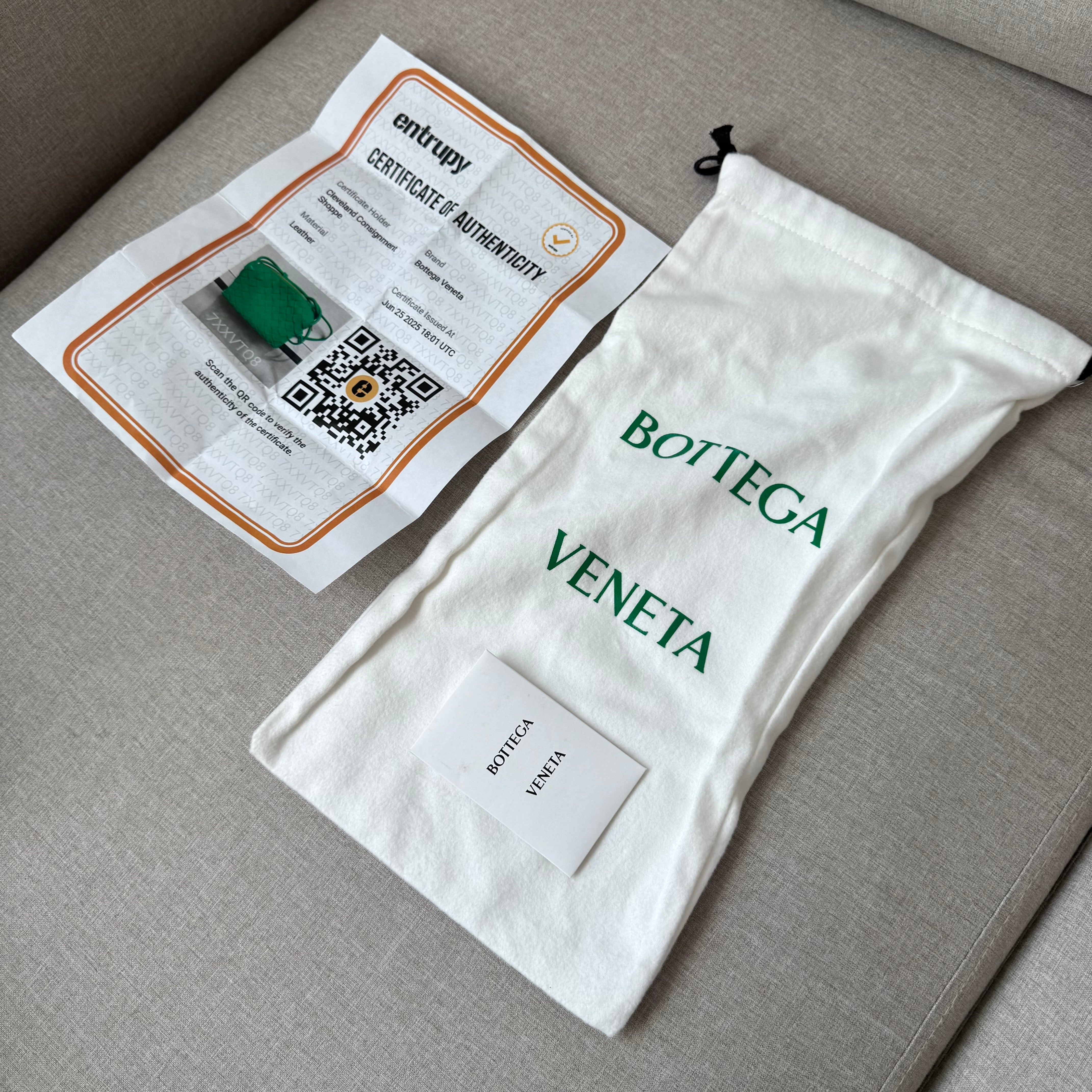 Bottega Veneta ノベルティ 未開封 Bottega Veneta Mini Loop Camera Bag – The Closet New York