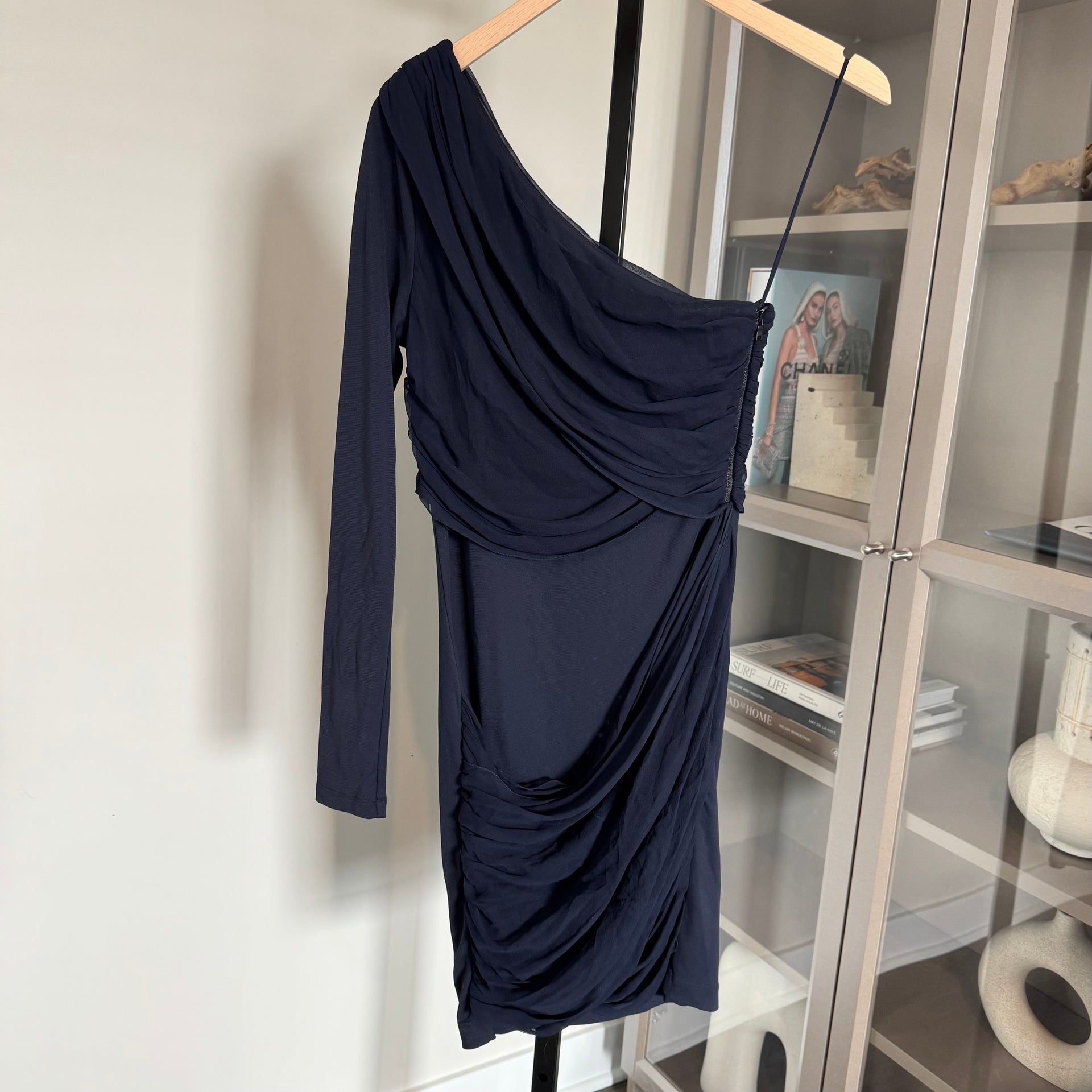 Alice + Olivia One Shoulder Dress – The Closet New York
