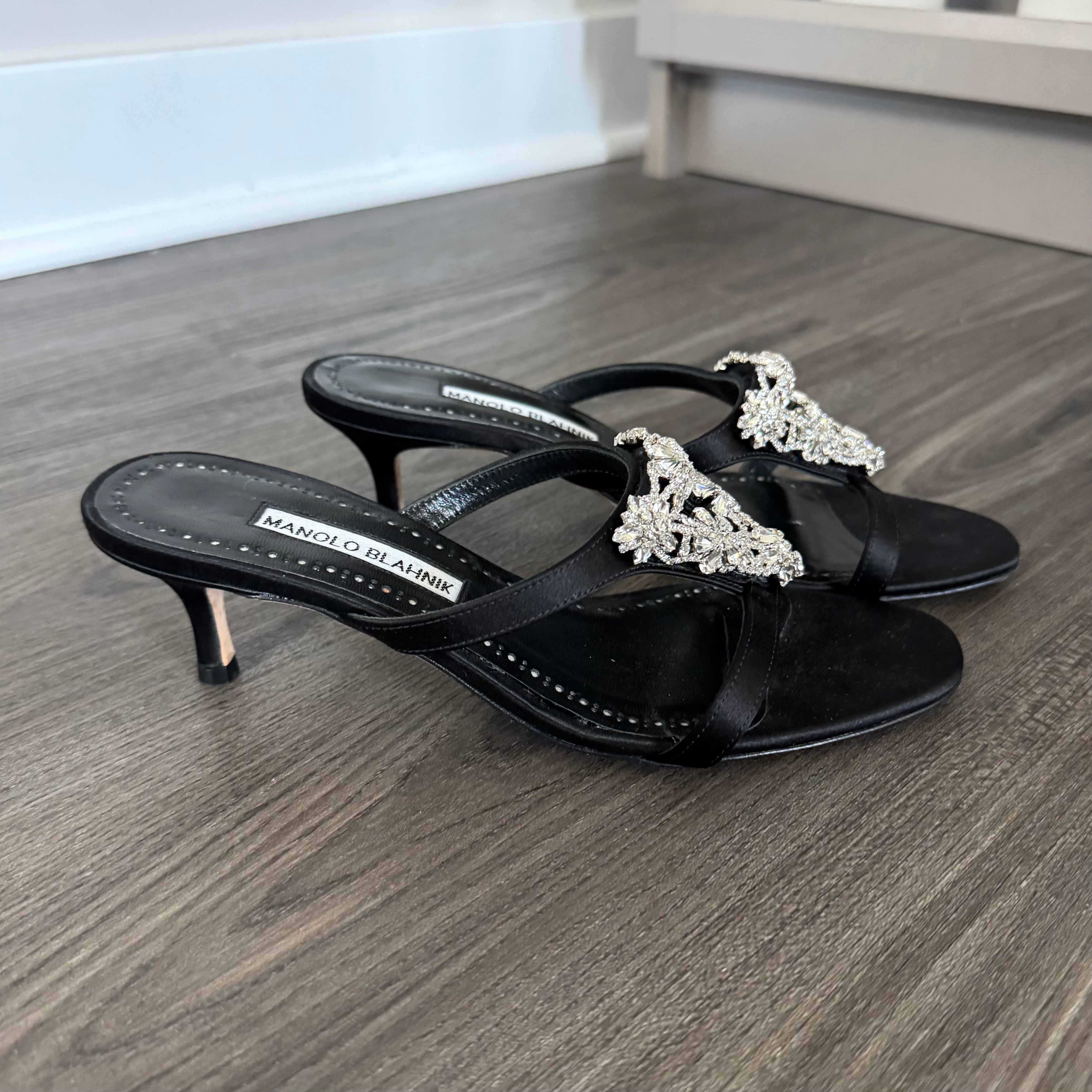 MANOLO BLAHNIK ブラックミュール 38 Manolo Blahnik Trinamu Sandals – The Closet New York