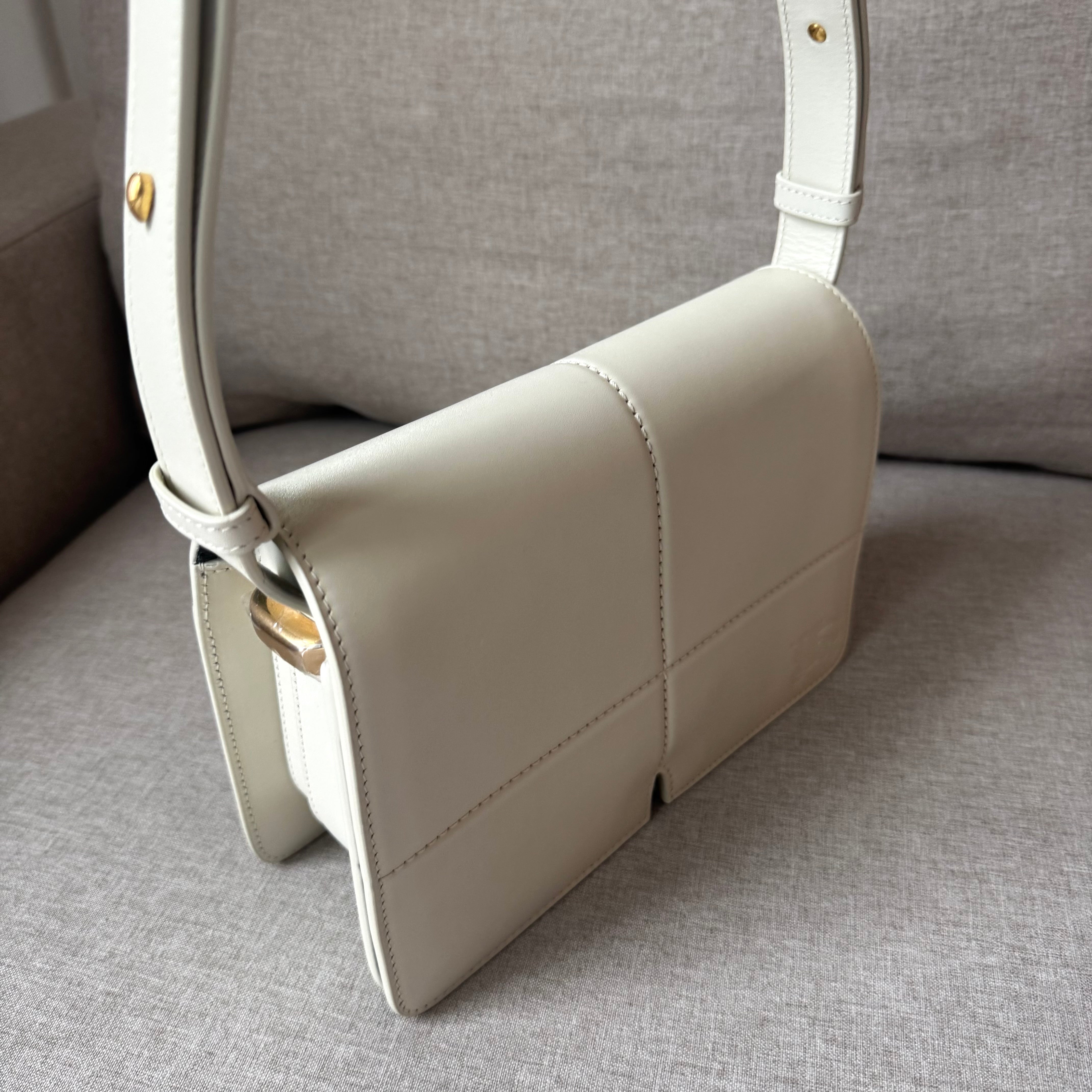 Burberry Snip Foldover Shoulder Bag – The Closet New York
