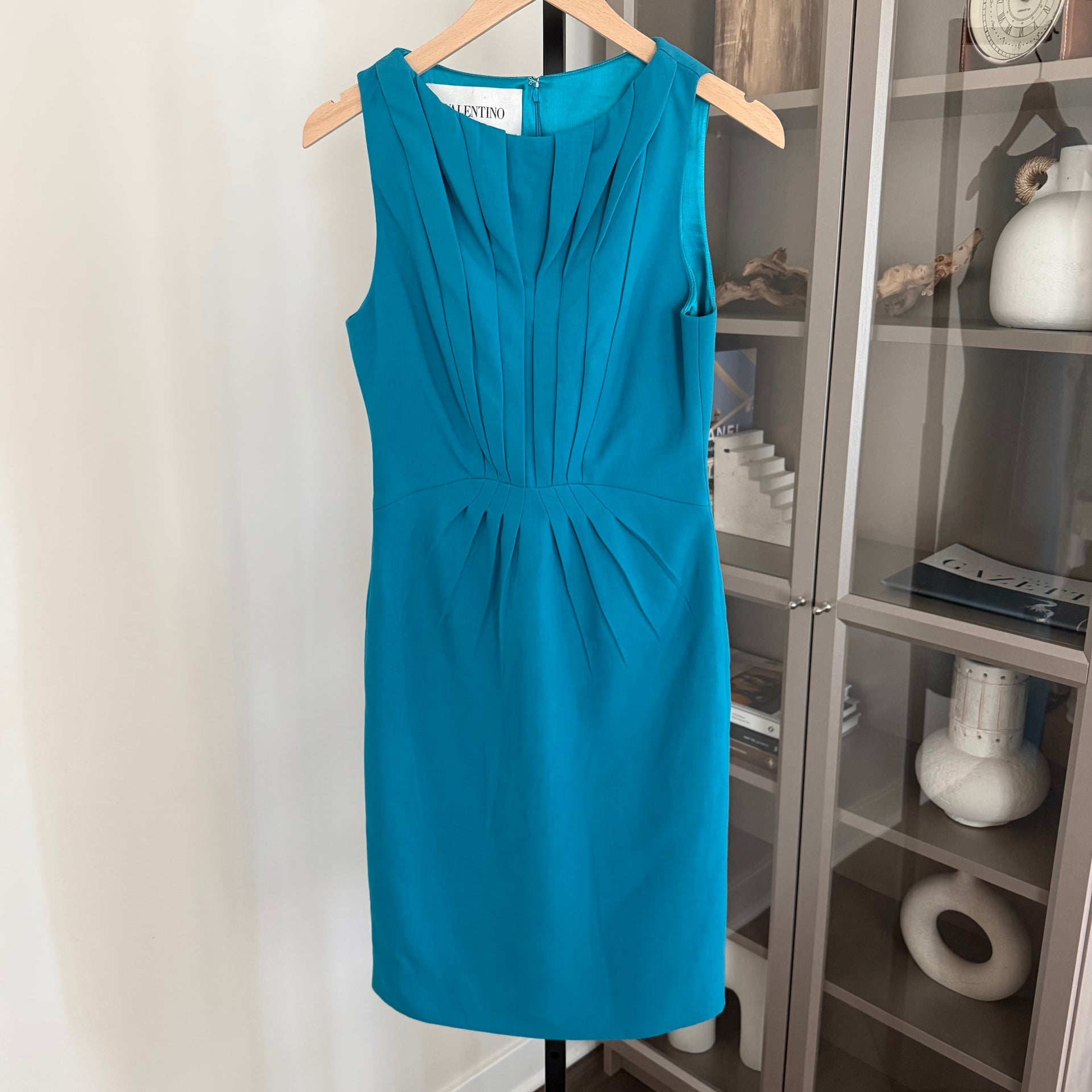 Valentino Sleeveless Box Pleat Dress – The Closet New York