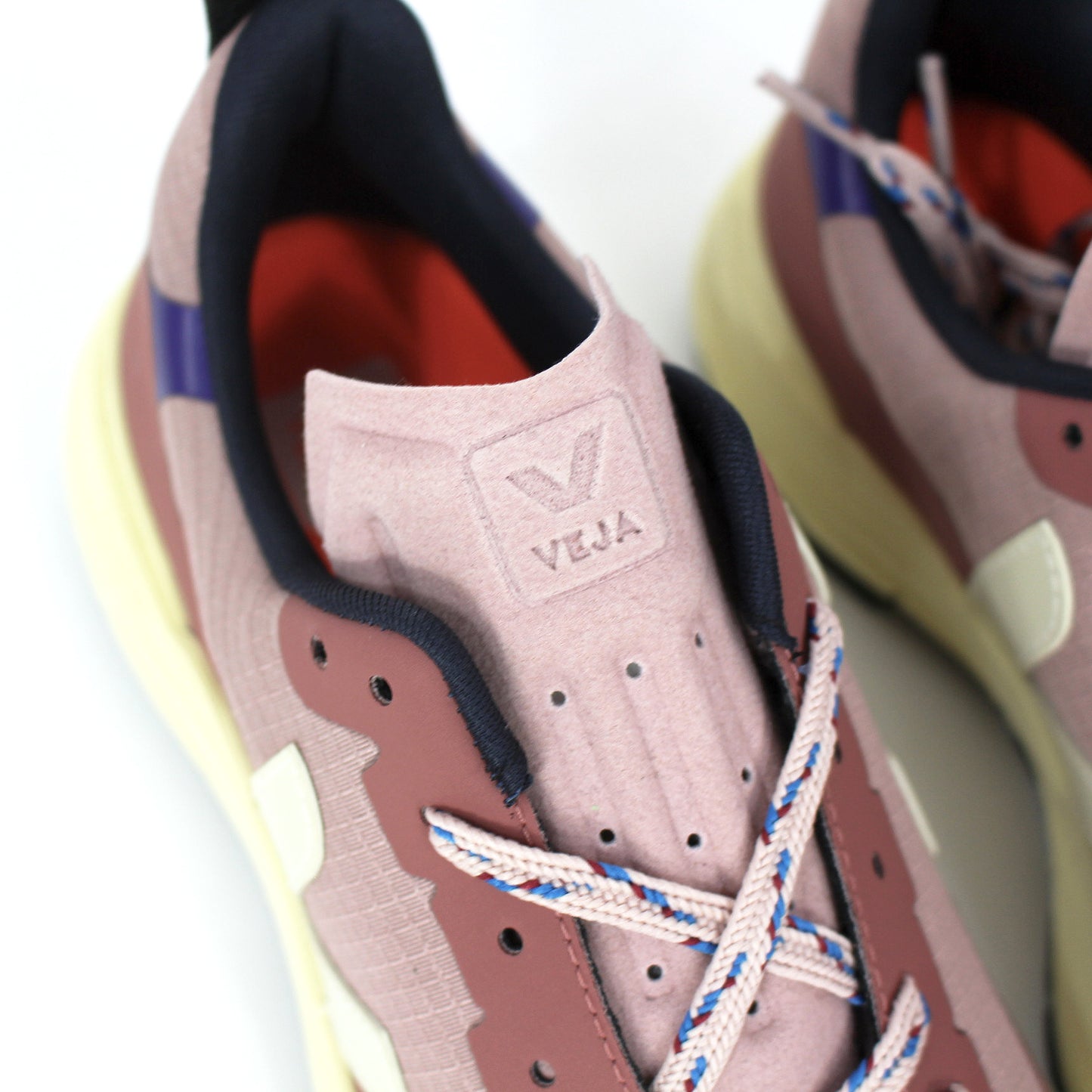 VEJA Dekkan Ripstop Sneakers