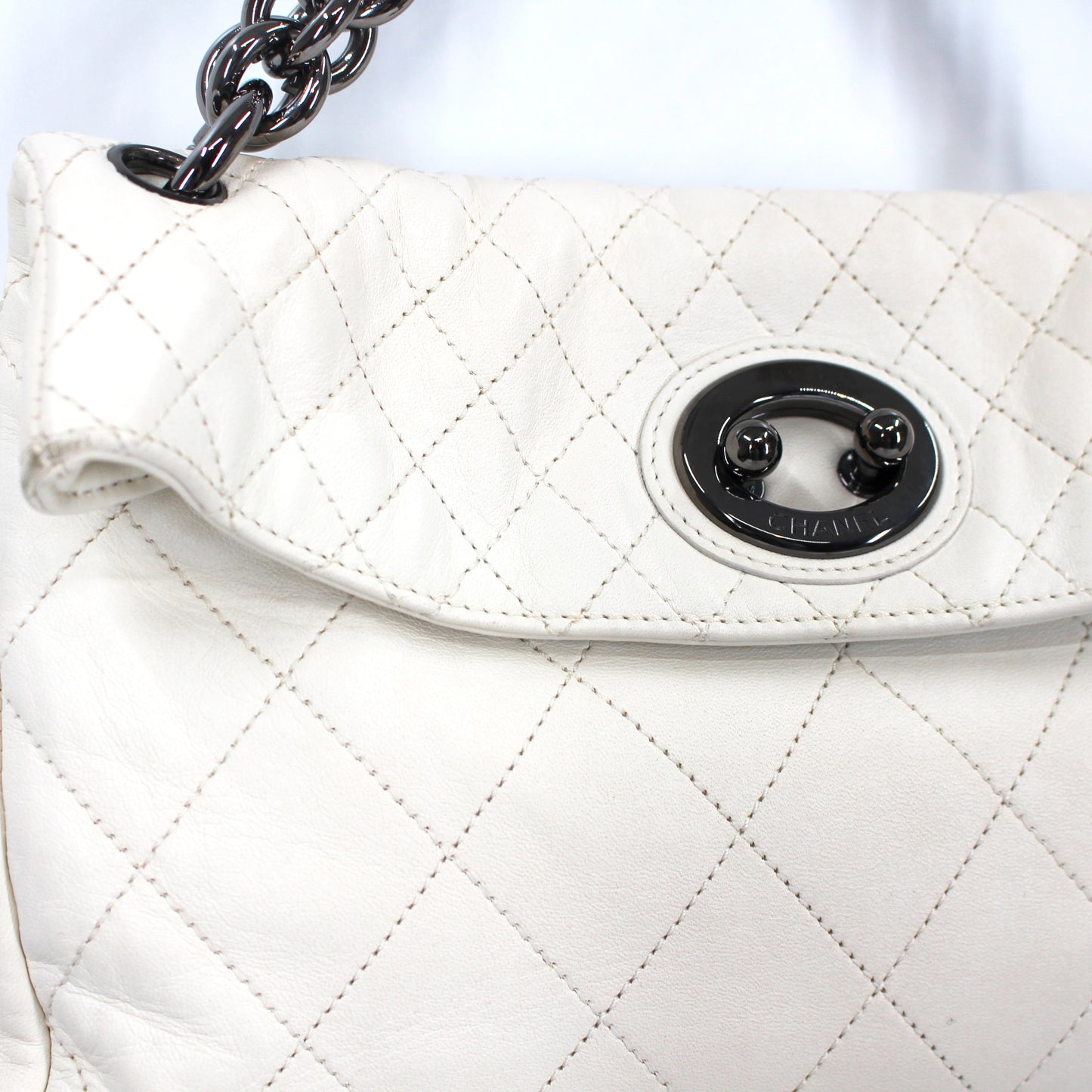 Chanel Leather Chunky Chain Flap Handbag