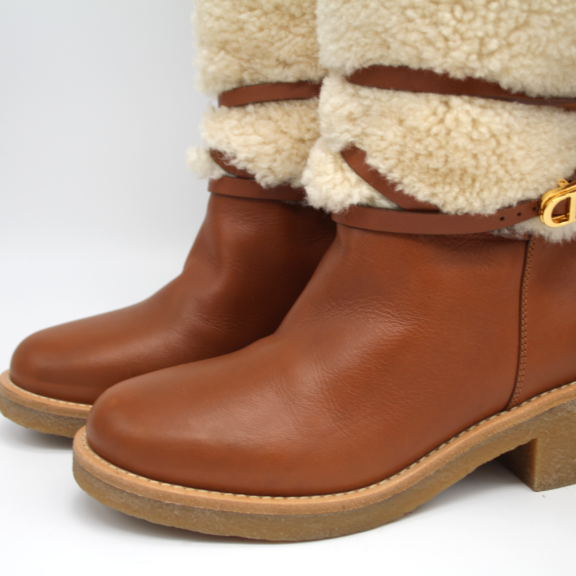 Vanessa 2025 tanker shearling